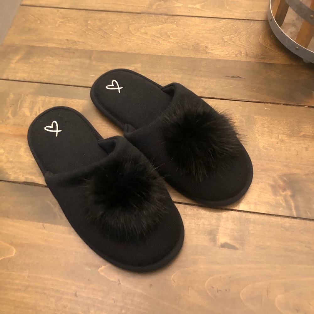 Victoria’s Secret Bedroom Slippers - Picture 2 of 12